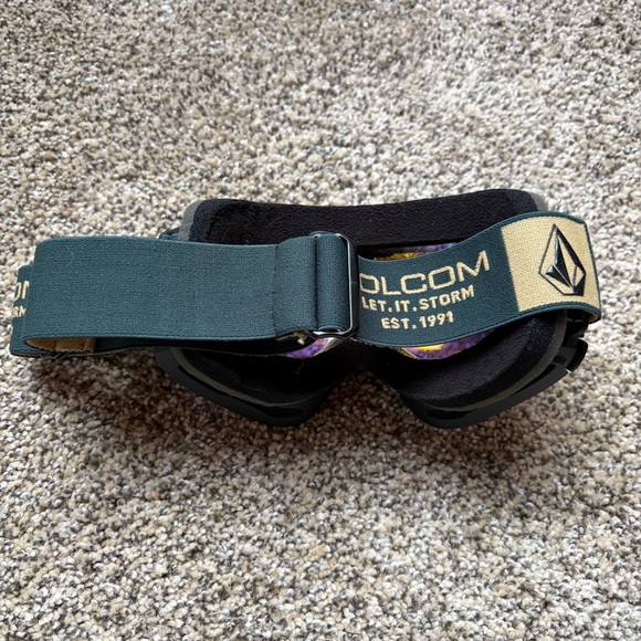Volcom Goggles - Picture 3 of 4